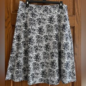 Land’s End Floral Black/ White Women's Skirt. Sz. 8